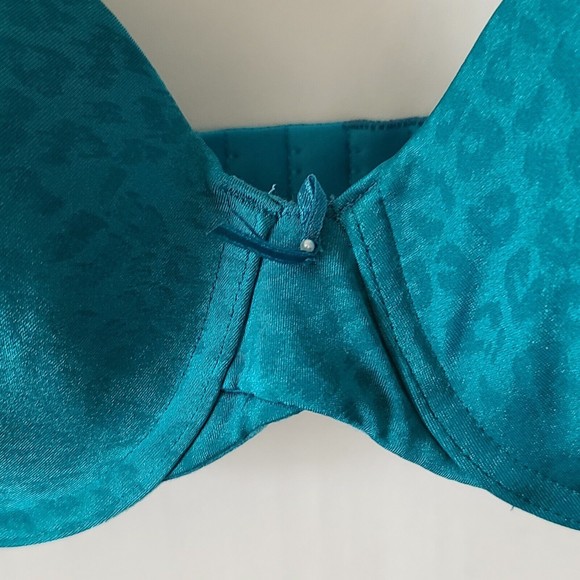 Barely Breezies Teal Blue Leopard Print Full Coverage Bra Size 32C A231957 EUC - Picture 4 of 8